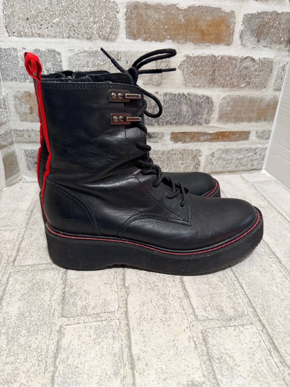 Diane Von Furstenberg In Charge
Lace up combat boots size 7 black
